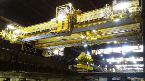 Slab handling crane